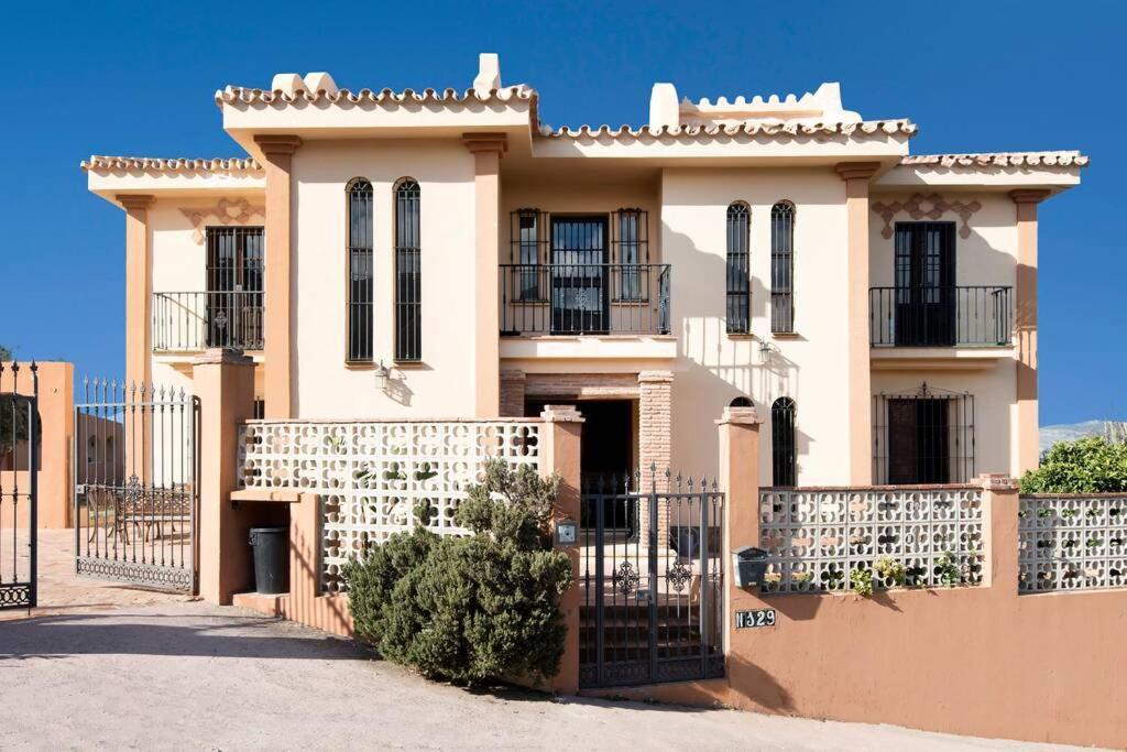 Preciosa Villa Con Gran Piscina Y Fabulosas Vistas Alhaurín de la Torre Eksteriør bilde